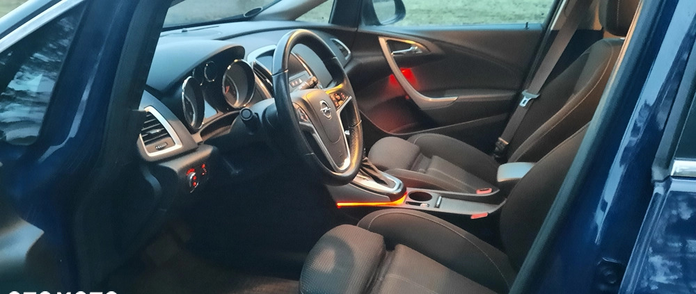 Opel Astra cena 21900 przebieg: 261000, rok produkcji 2014 z Czersk małe 79